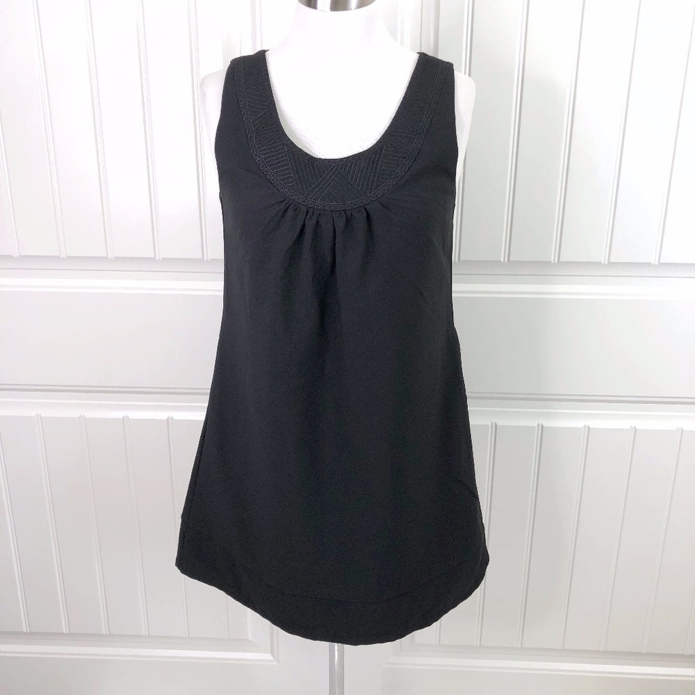 Emmelee Sleeveless Embroidered A-Line Shift Dress